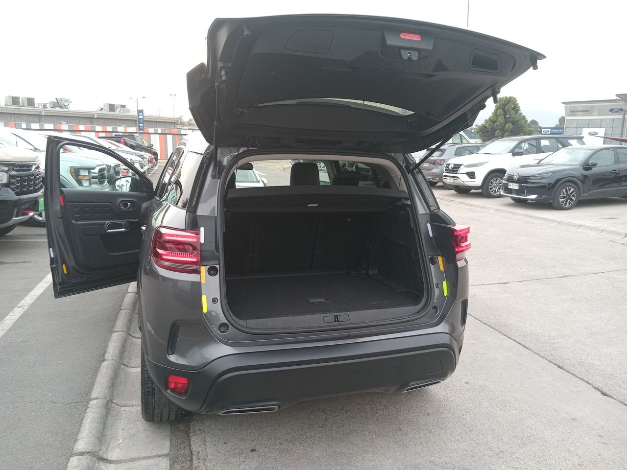 Porsche Macan — foto 13 de 27