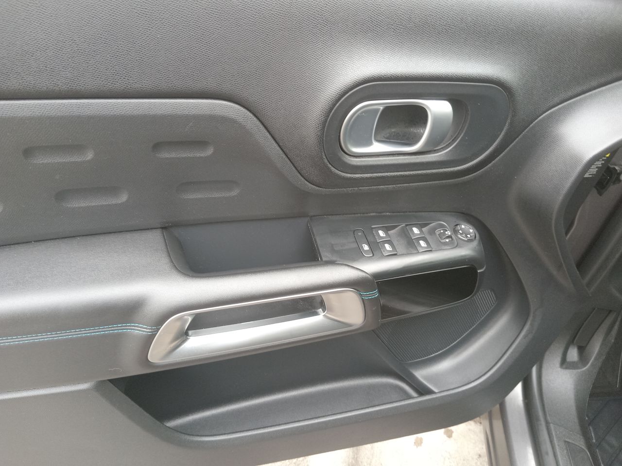 Porsche Macan — foto 14 de 27