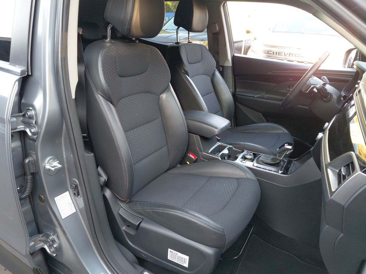 SSANGYONG - 32