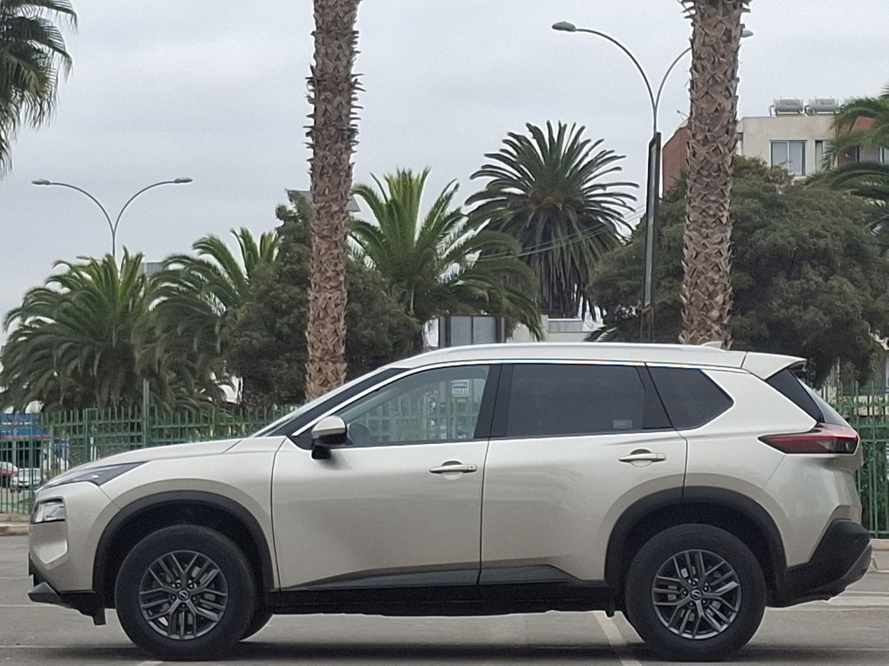 NISSAN - 4
