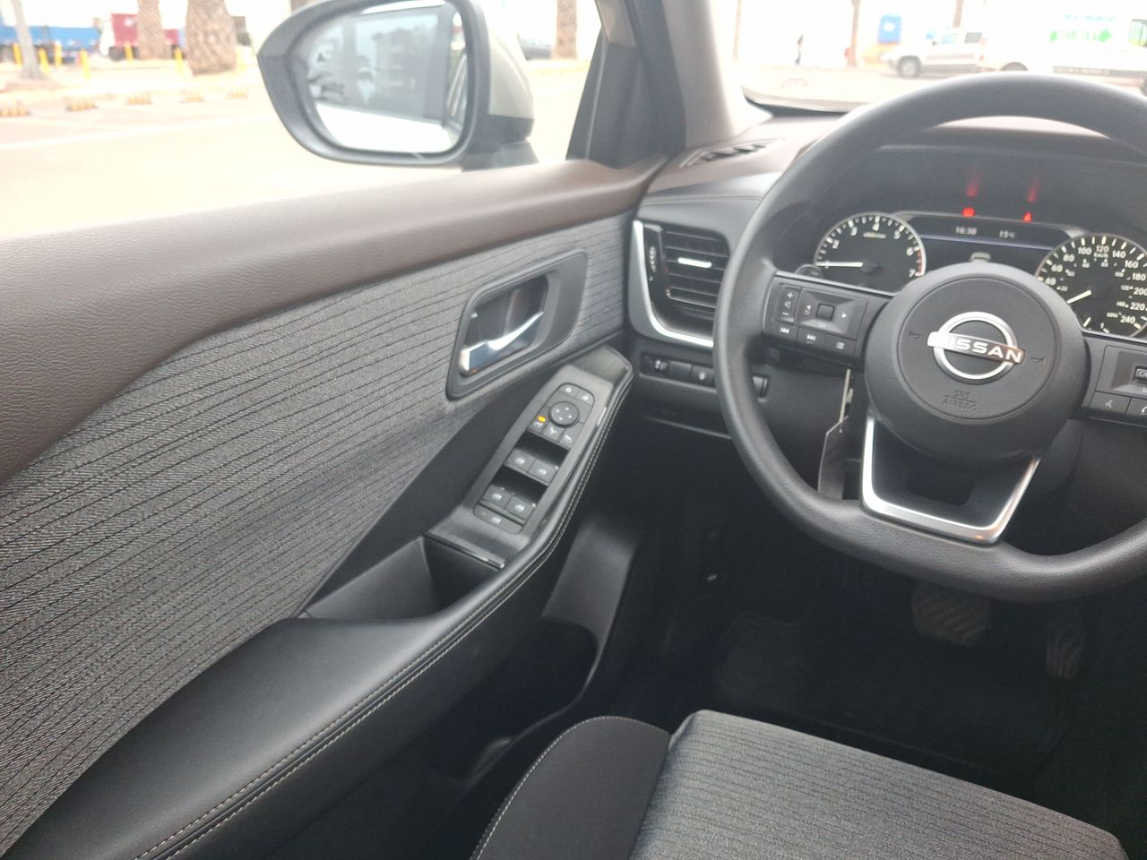 NISSAN - 16