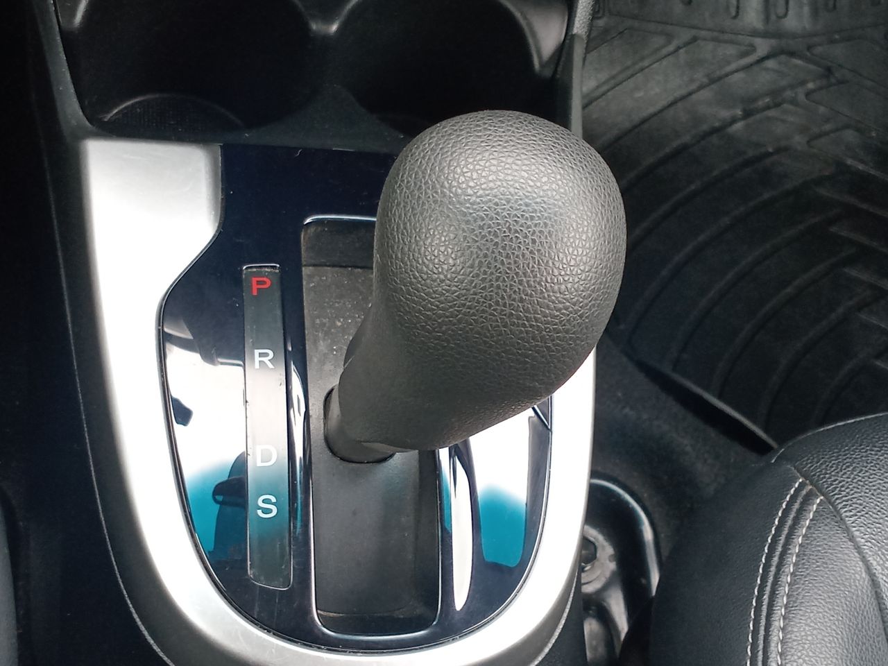 Honda WR-V — foto 23 de 27