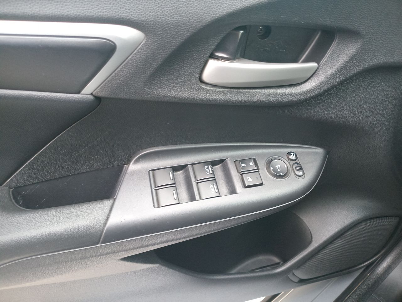 Honda WR-V — foto 14 de 27