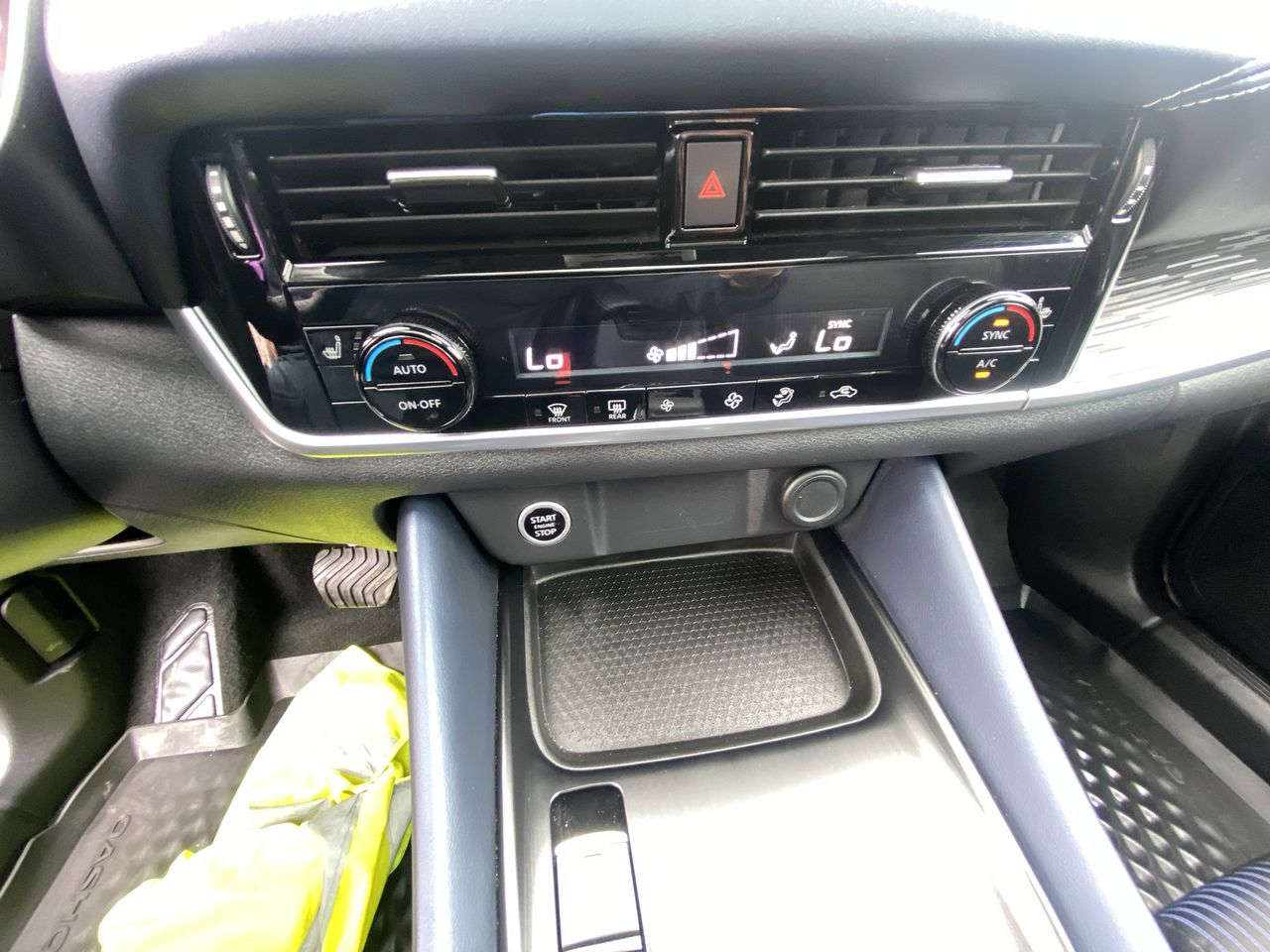 NISSAN - 29
