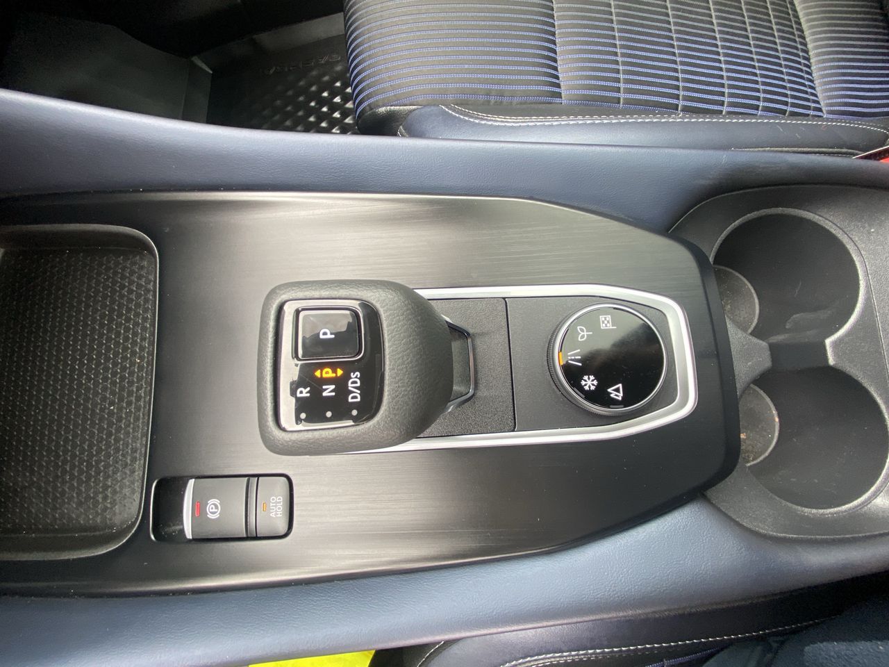 NISSAN - 30