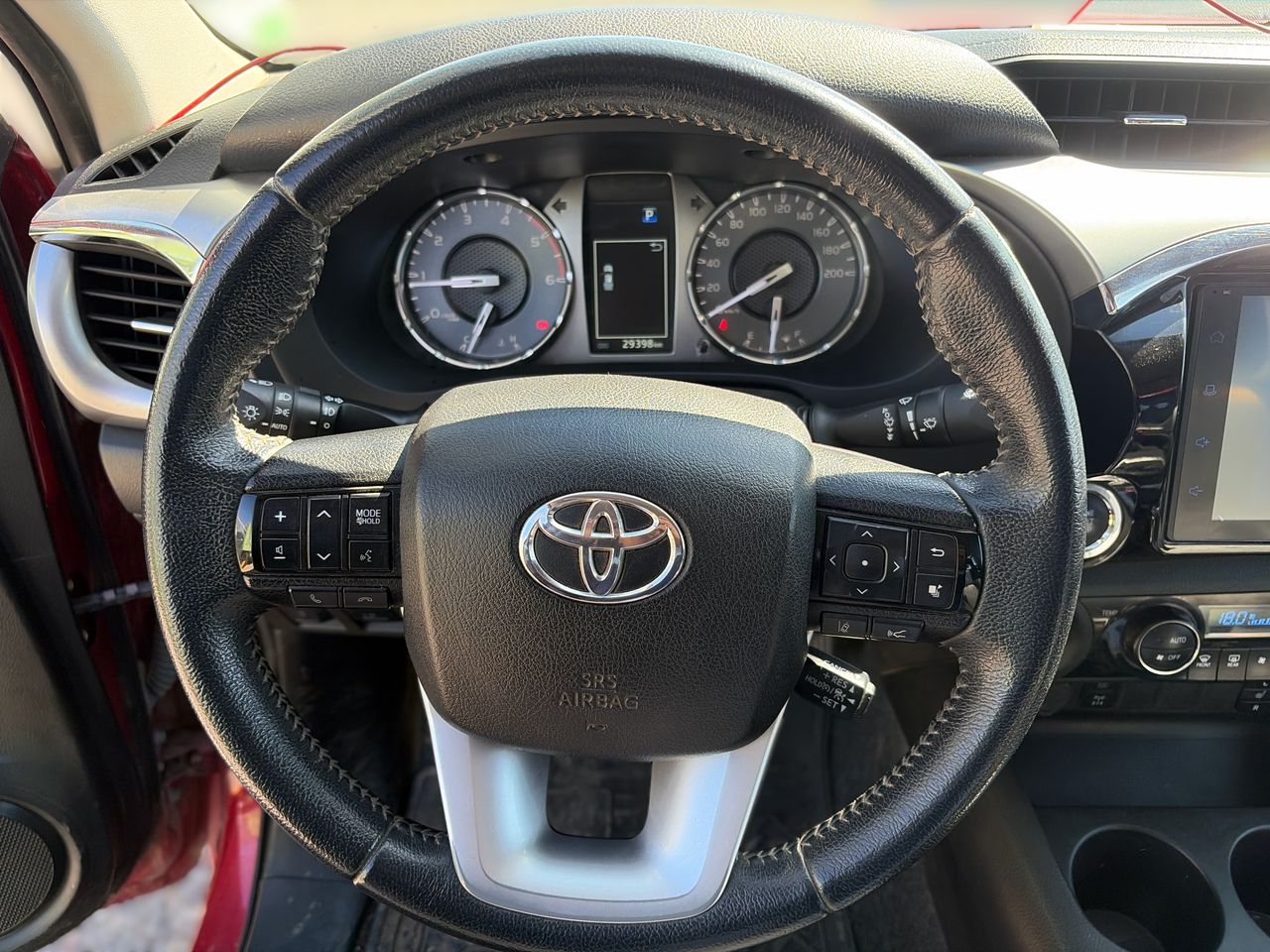 Toyota Hilux — foto 23 de 28