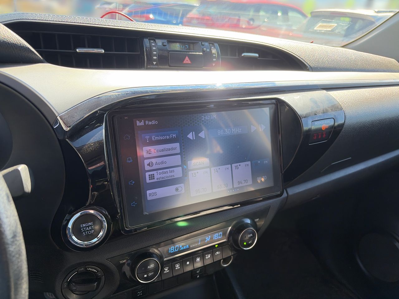 Toyota Hilux — foto 25 de 28