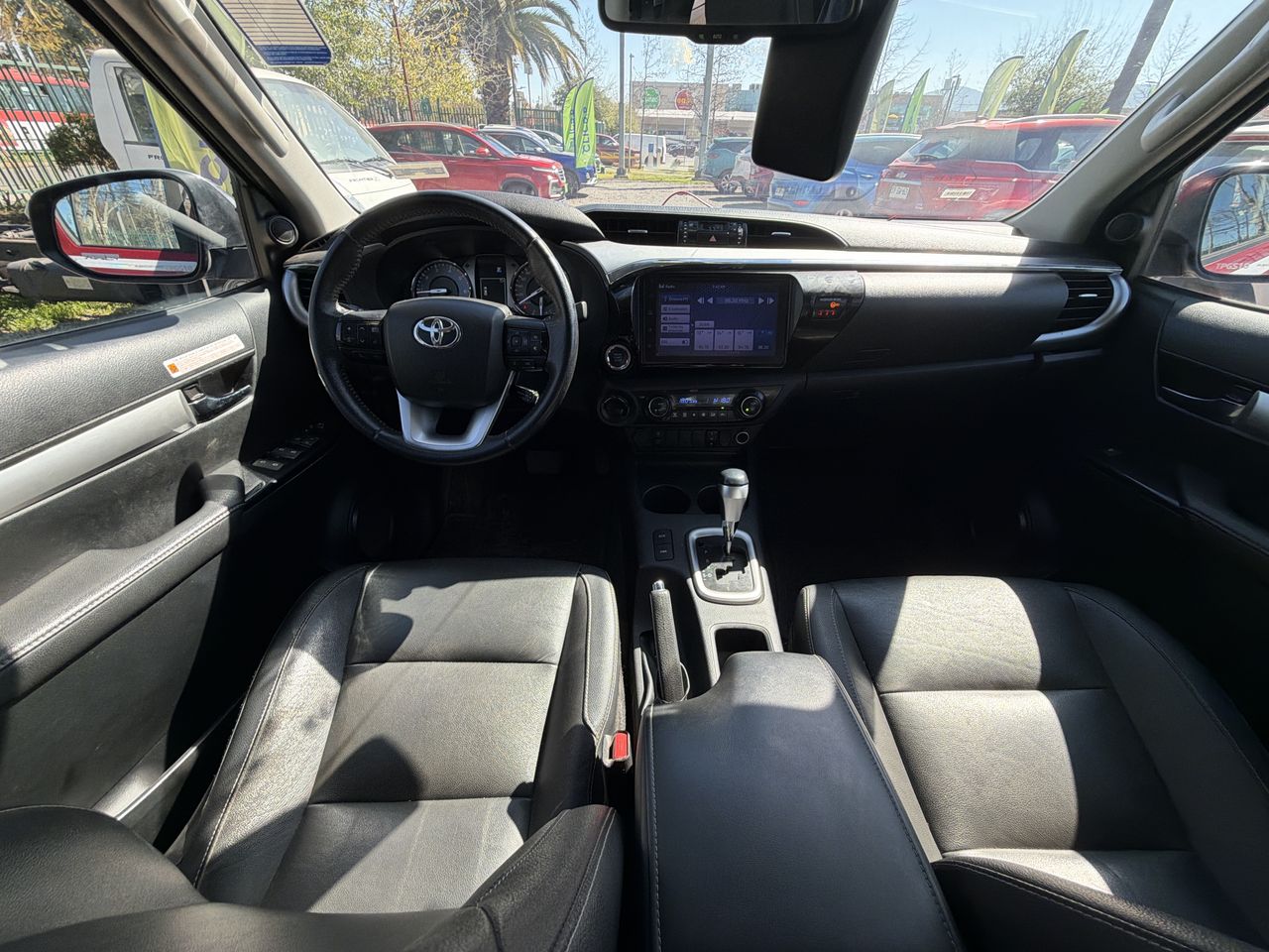 Toyota Hilux — foto 10 de 28