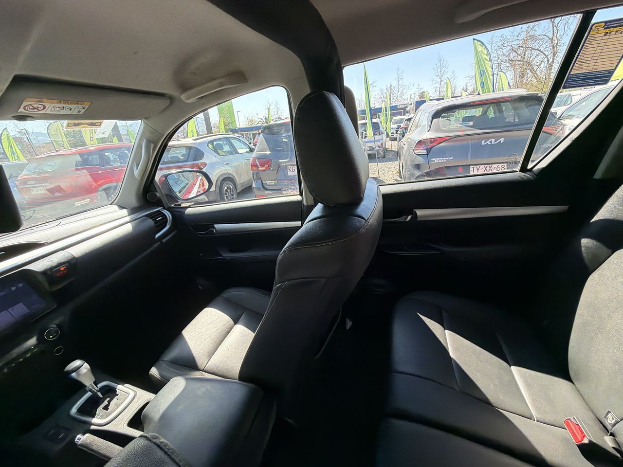 Toyota Hilux — foto 12 de 28