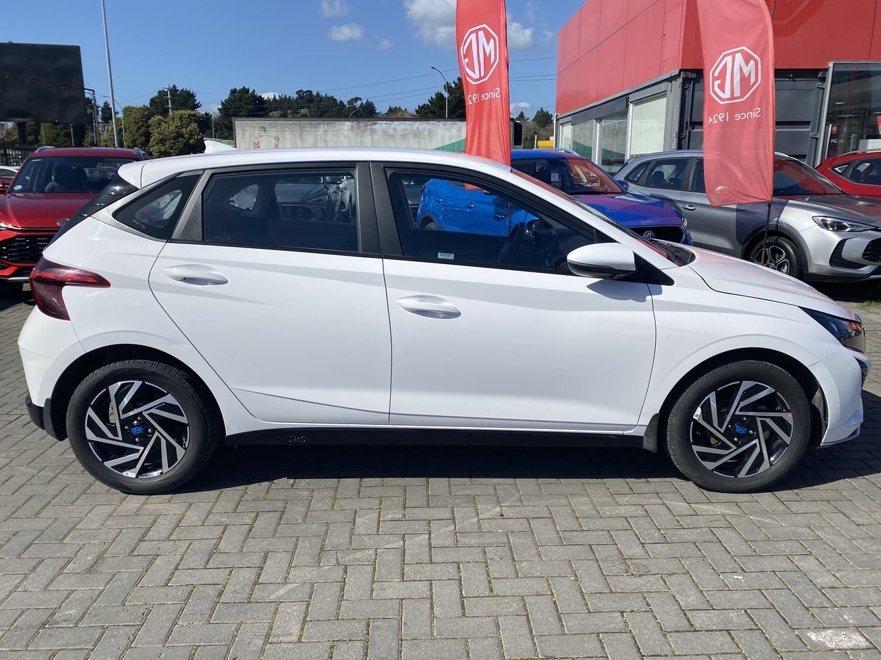 HYUNDAI - 8