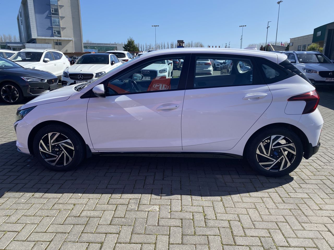 HYUNDAI - 4