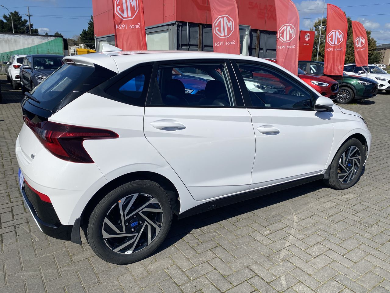 HYUNDAI - 7