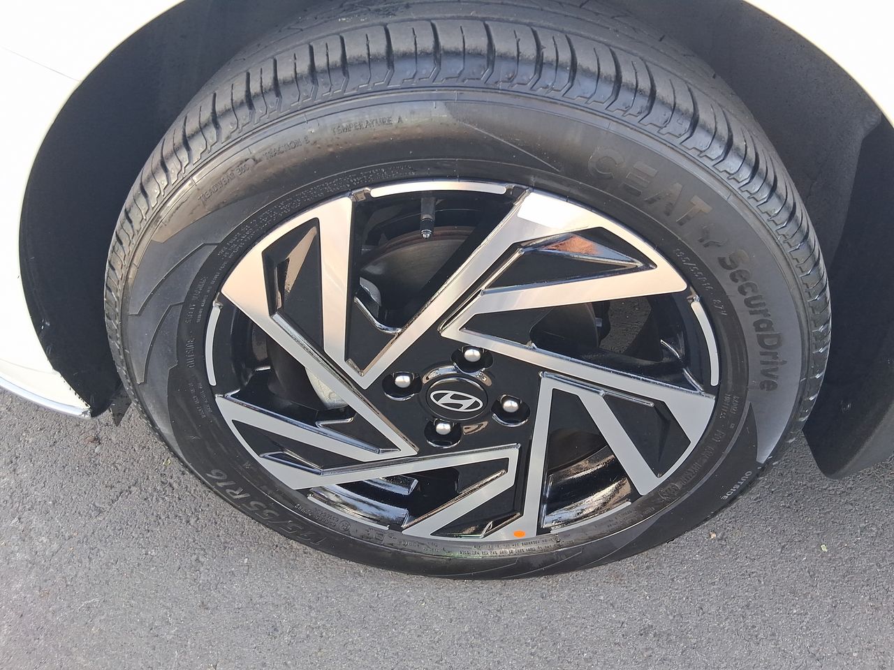 HYUNDAI - 17