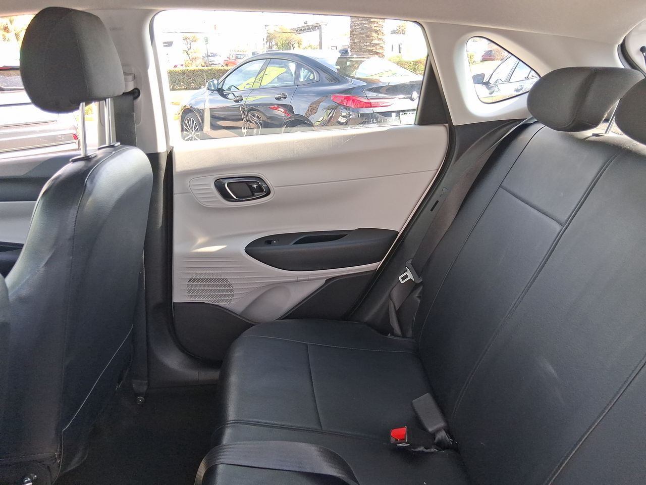 HYUNDAI - 12