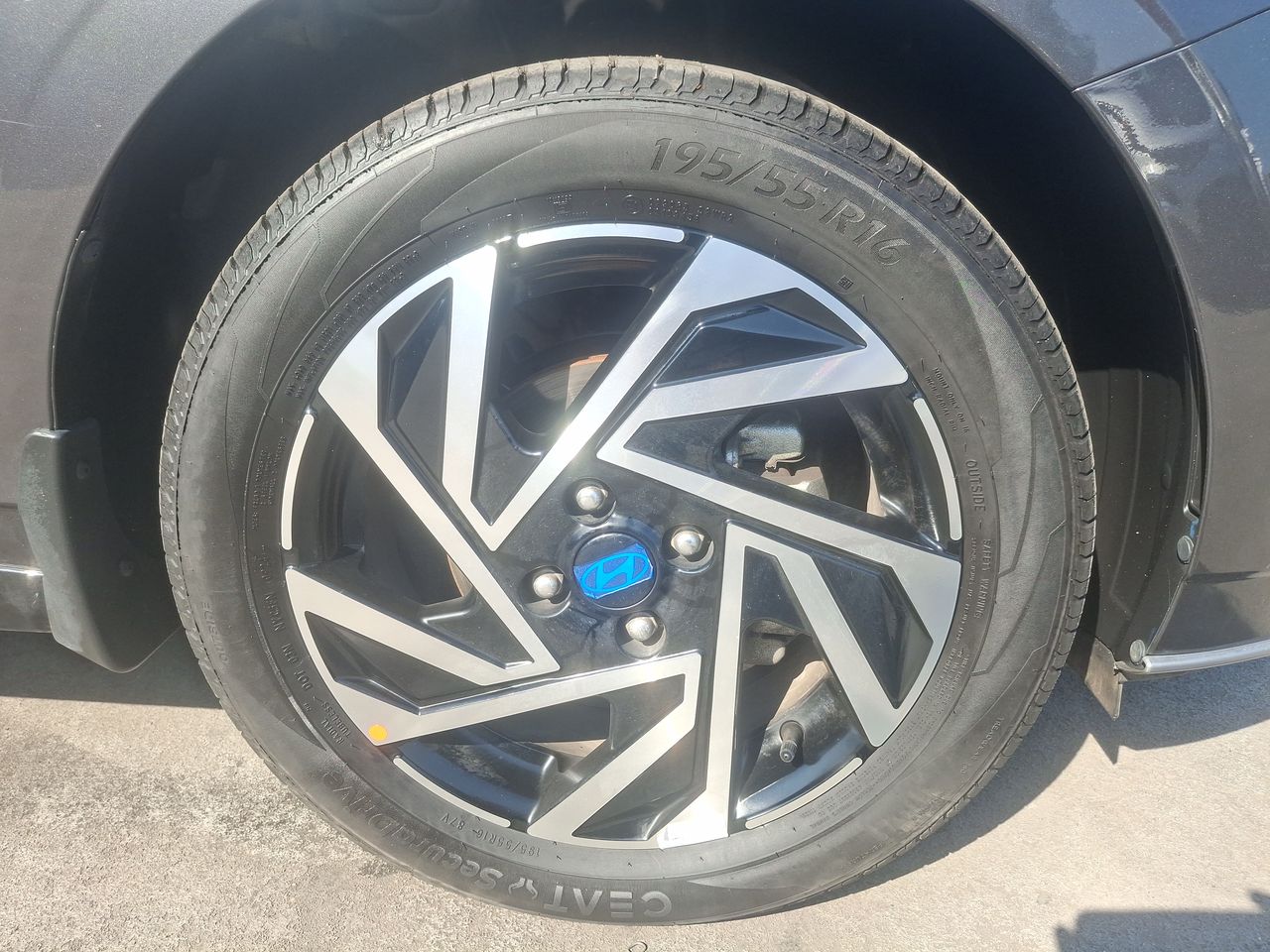 HYUNDAI - 17