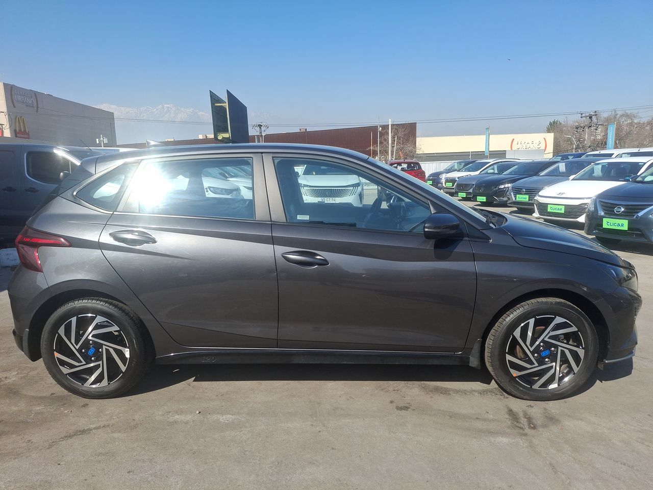 HYUNDAI - 8