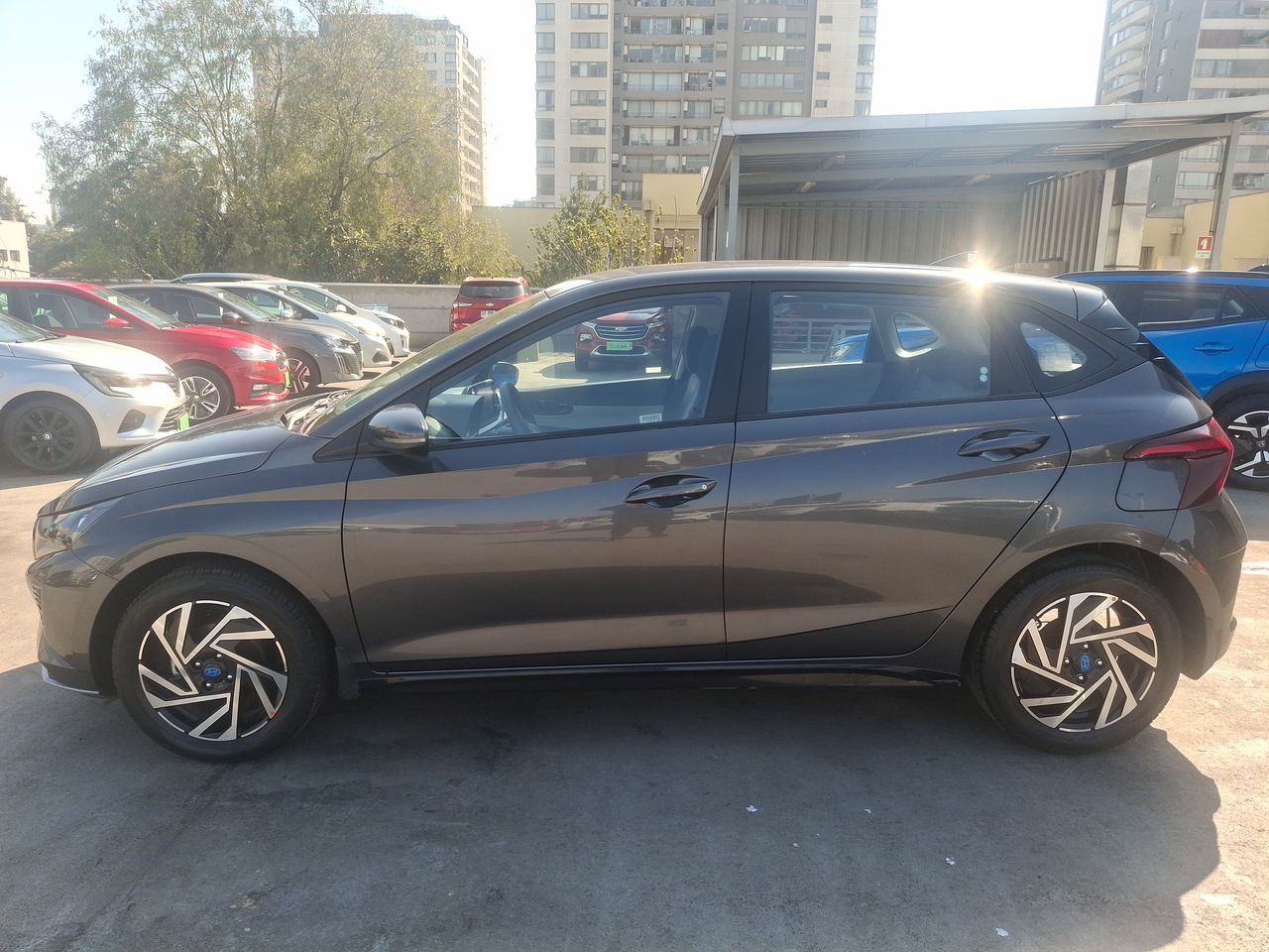 HYUNDAI - 4