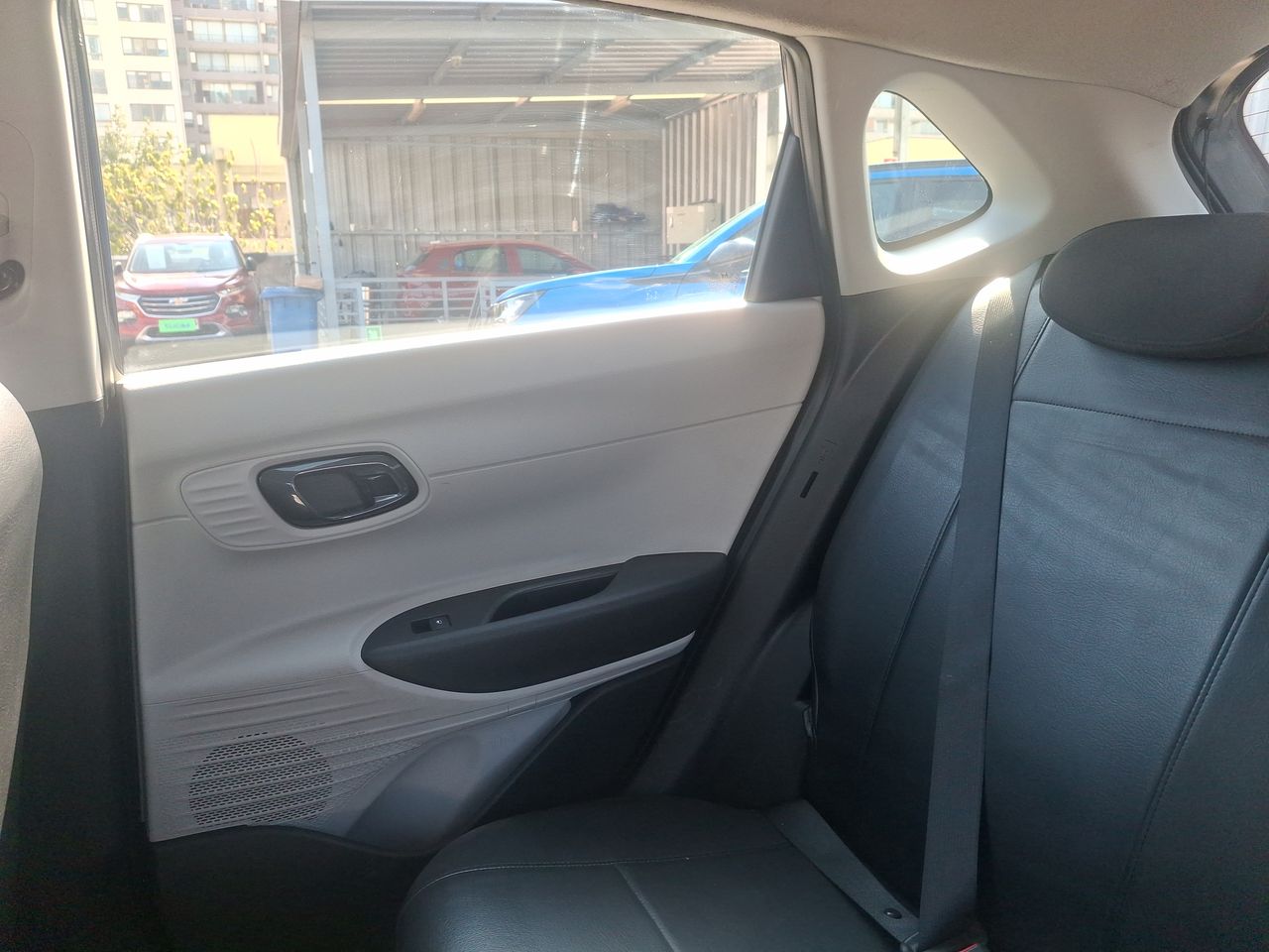 HYUNDAI - 12