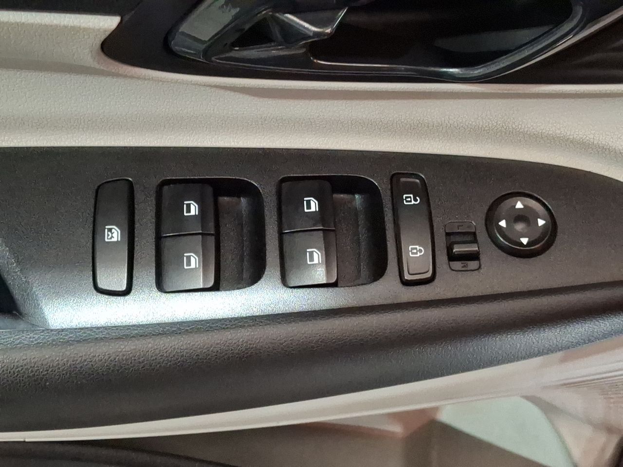 HYUNDAI - 22