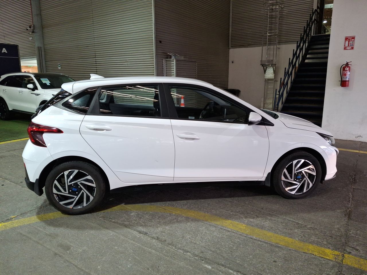 HYUNDAI - 8