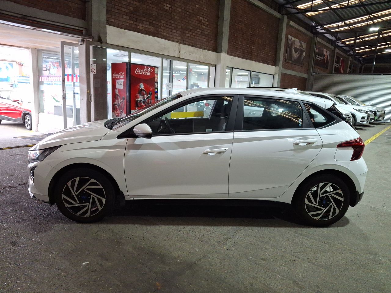 HYUNDAI - 4