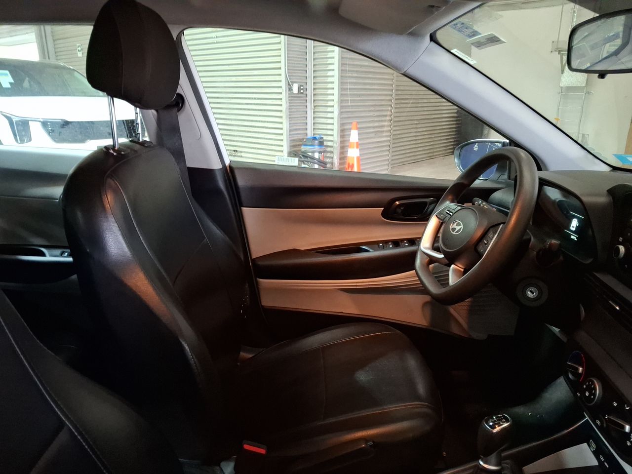 HYUNDAI - 16