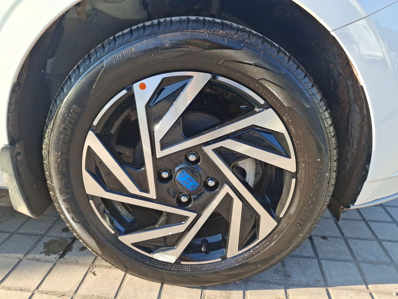 HYUNDAI - 17