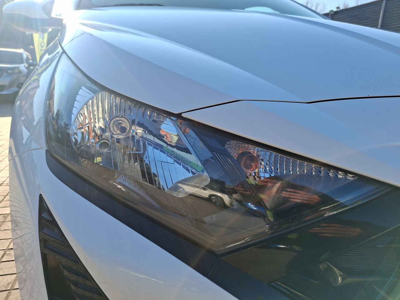 HYUNDAI - 18