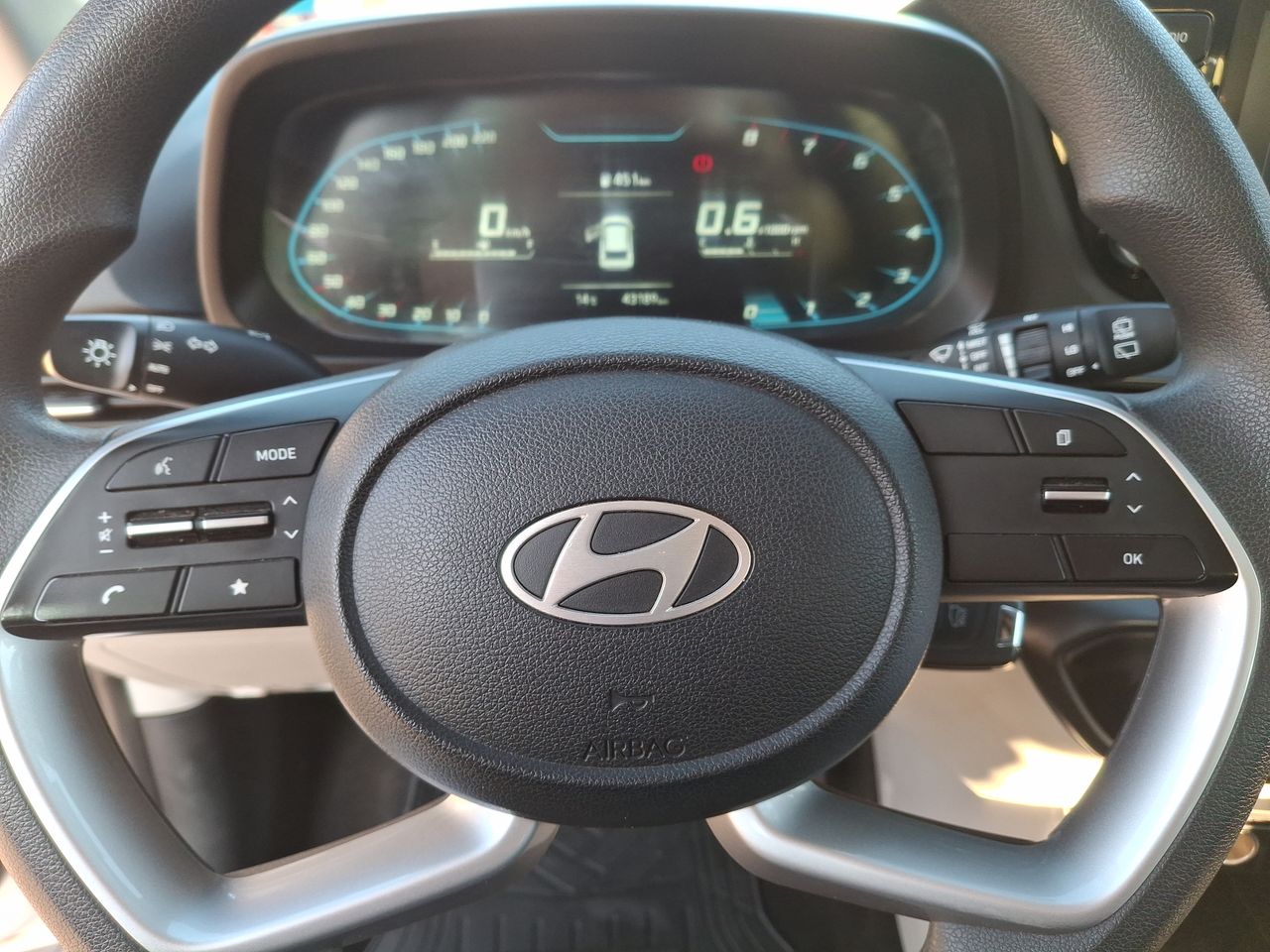 HYUNDAI - 24