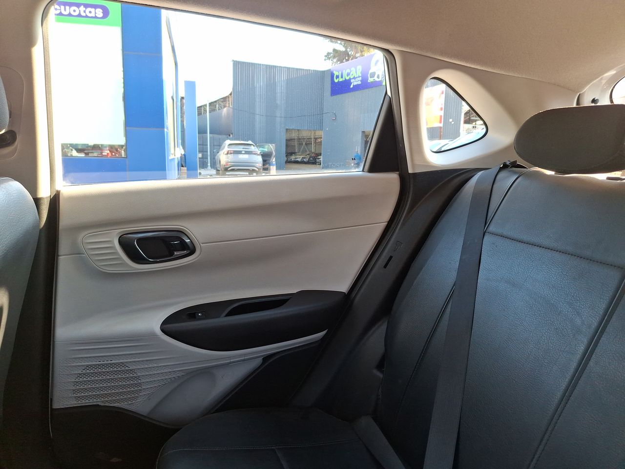 HYUNDAI - 12