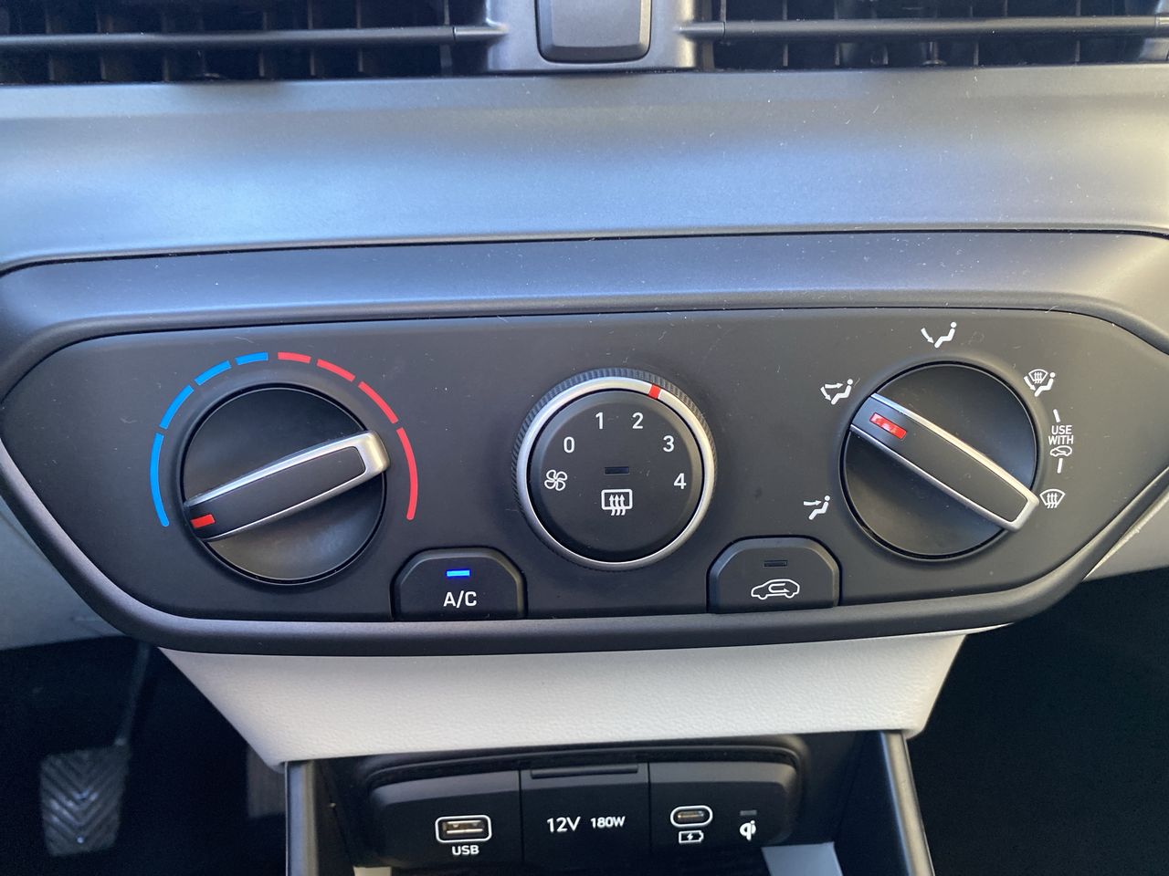 HYUNDAI - 30