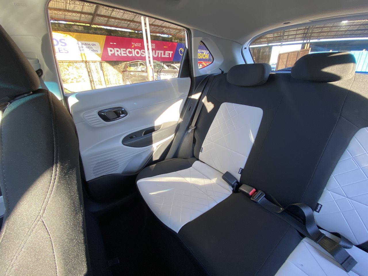 HYUNDAI - 12