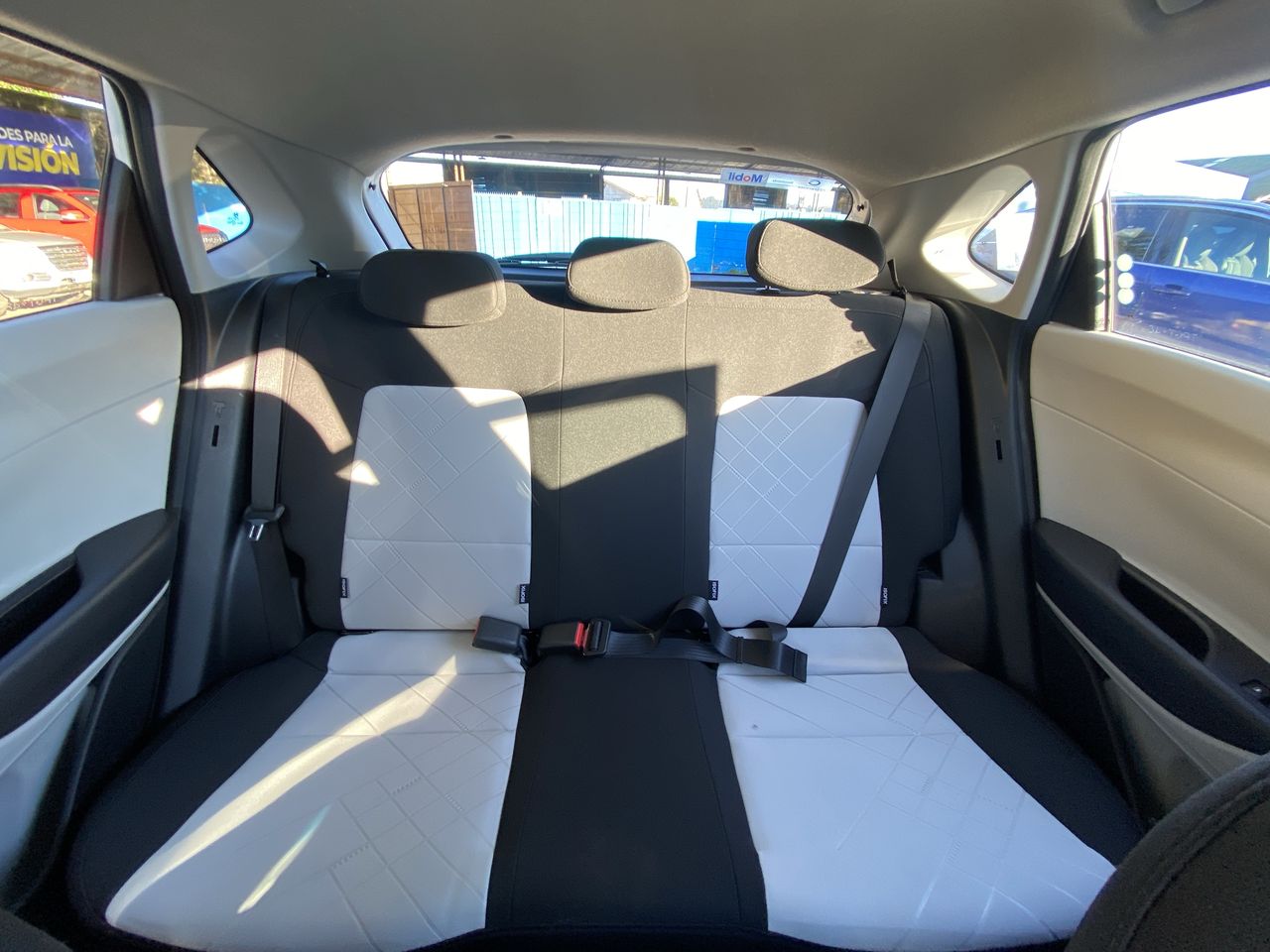 HYUNDAI - 13