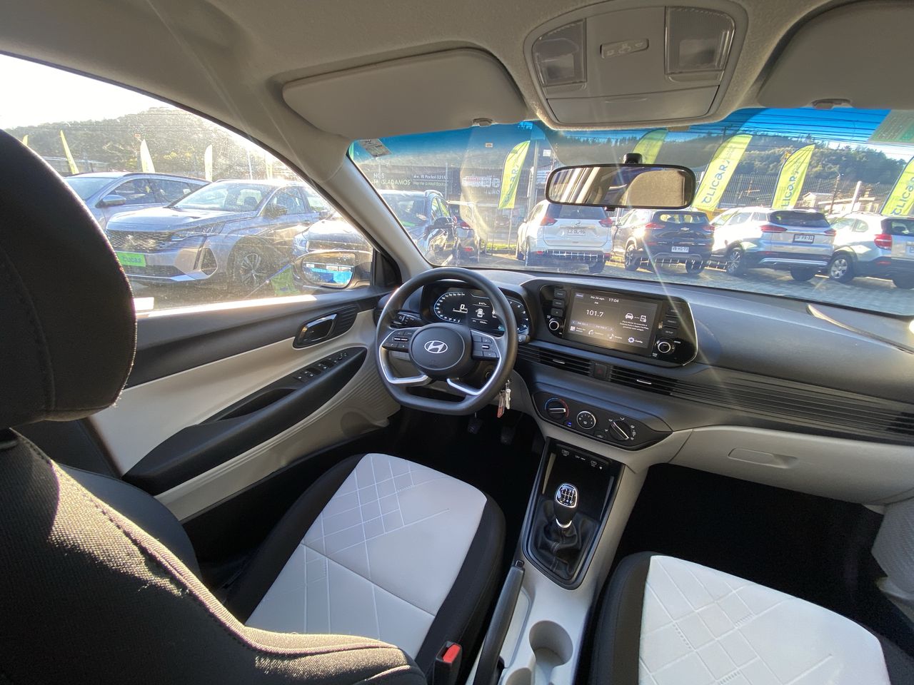 HYUNDAI - 16