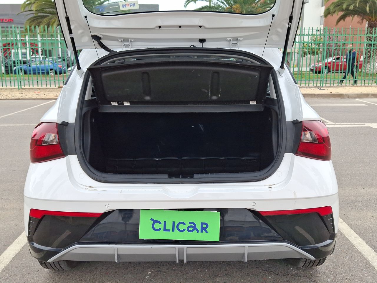 HYUNDAI - 20