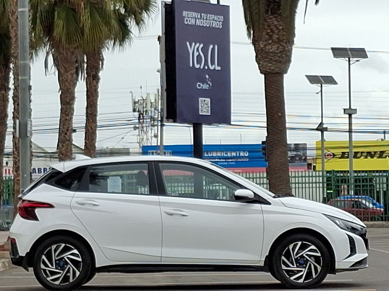 HYUNDAI - 8
