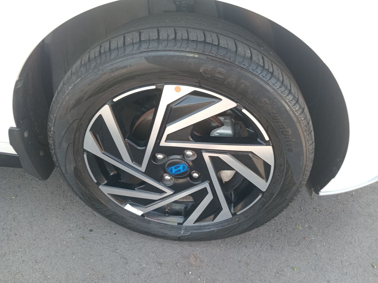 HYUNDAI - 17