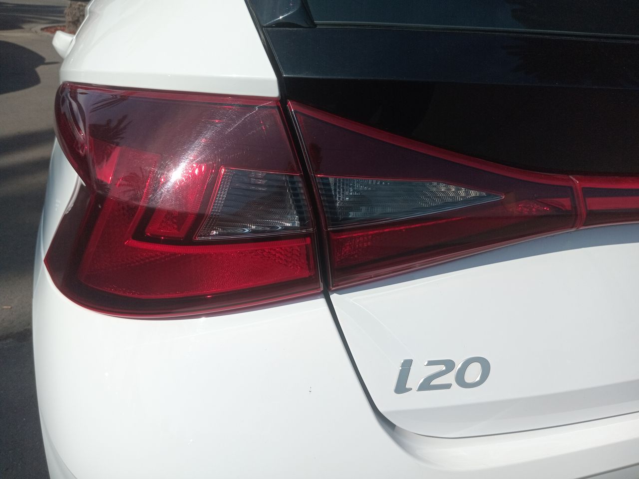 HYUNDAI - 20