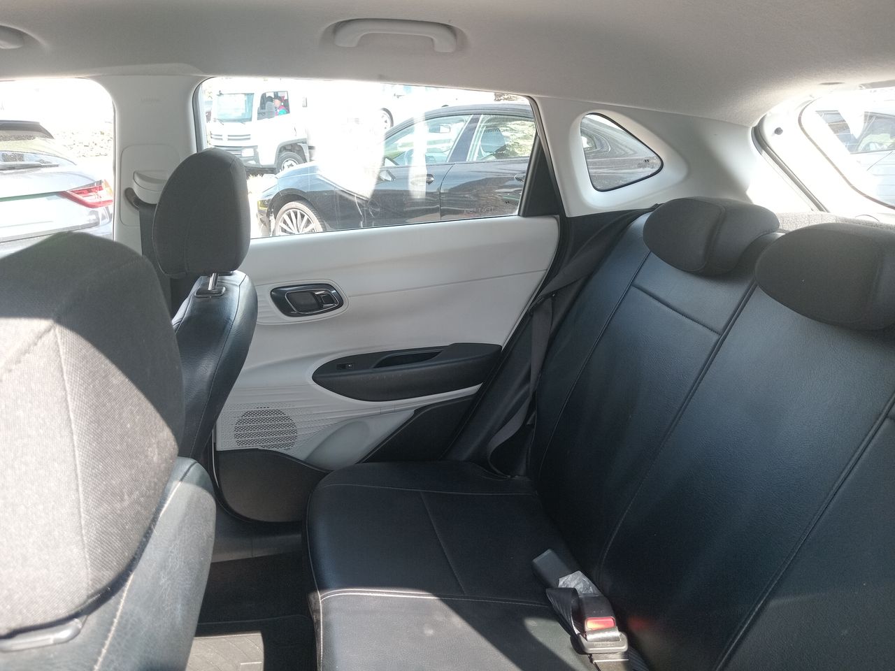 HYUNDAI - 12