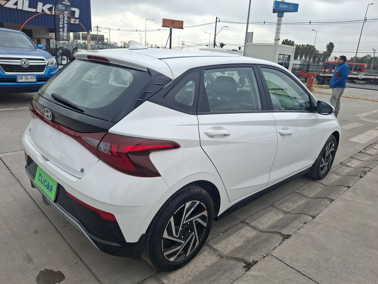 HYUNDAI - 7