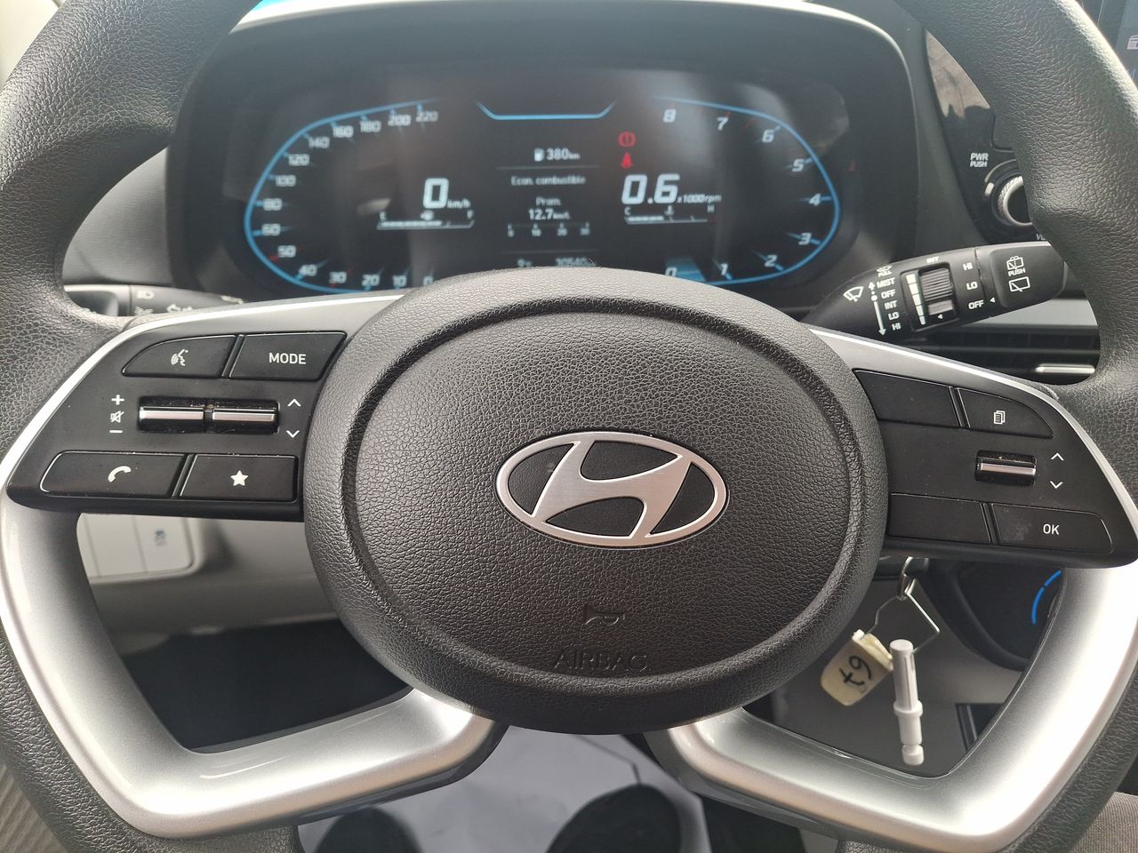 HYUNDAI - 23