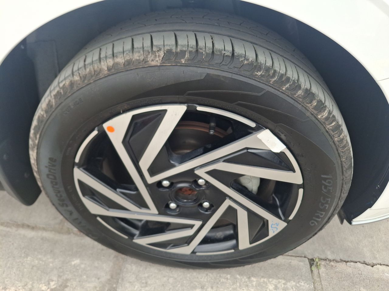 HYUNDAI - 17