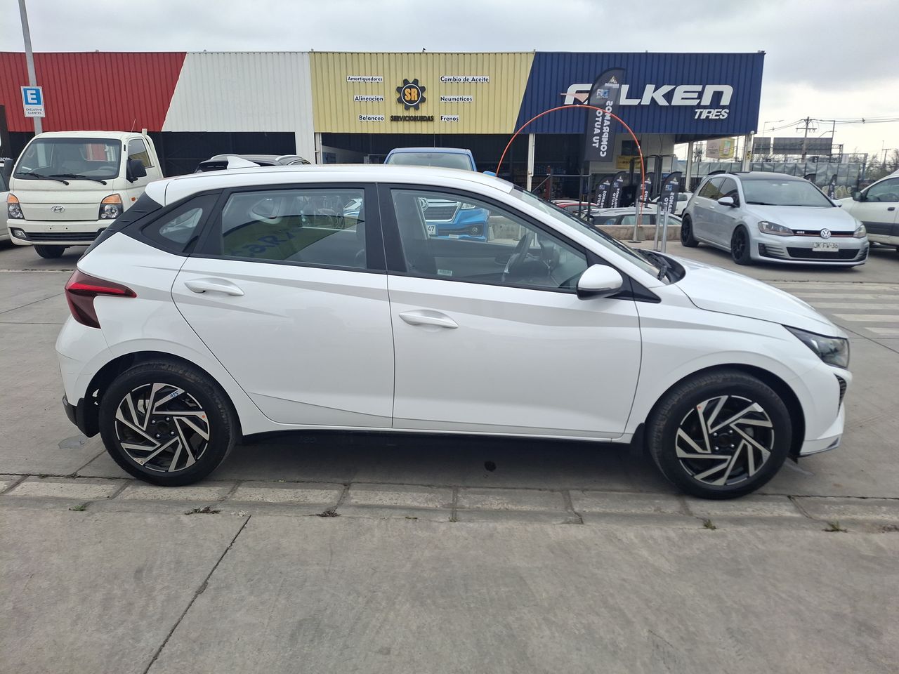 HYUNDAI - 8