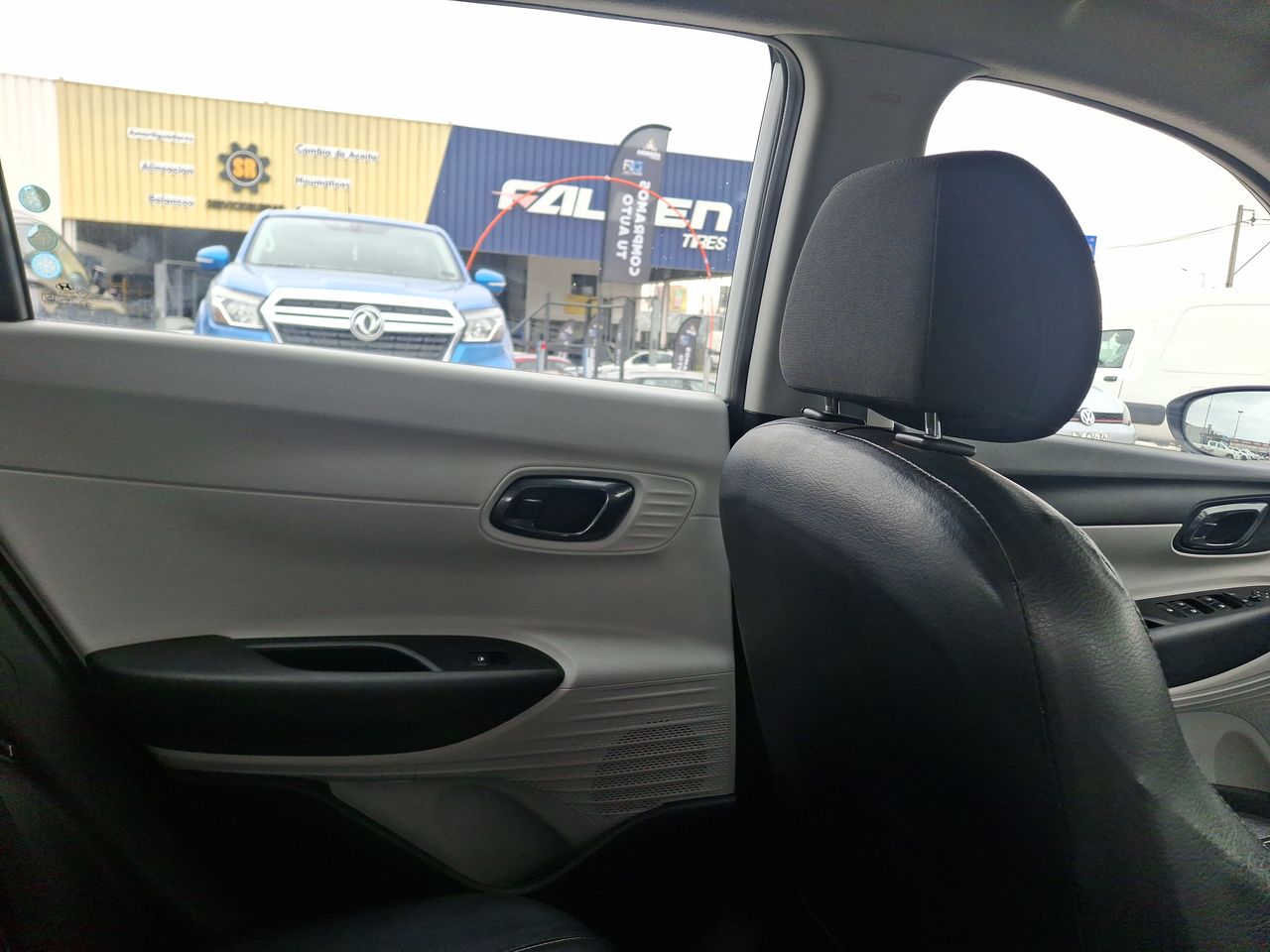 HYUNDAI - 15