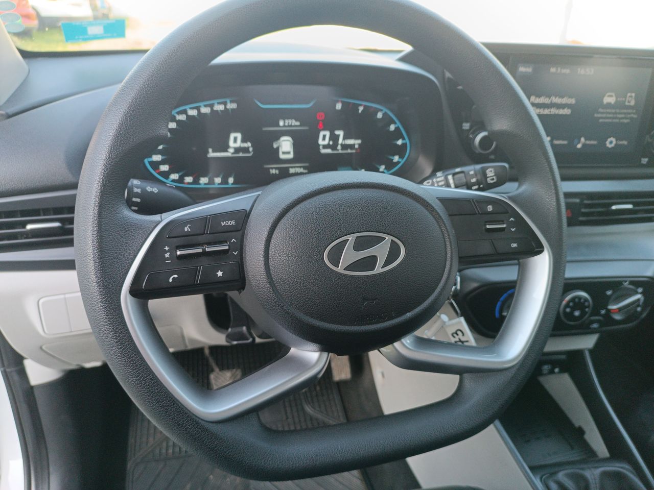 HYUNDAI - 25