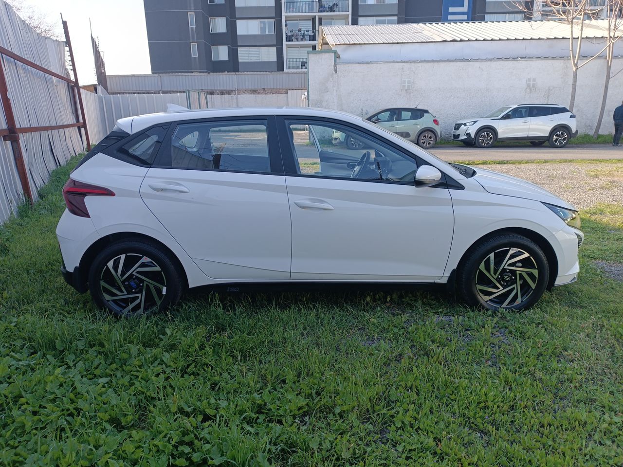 HYUNDAI - 8