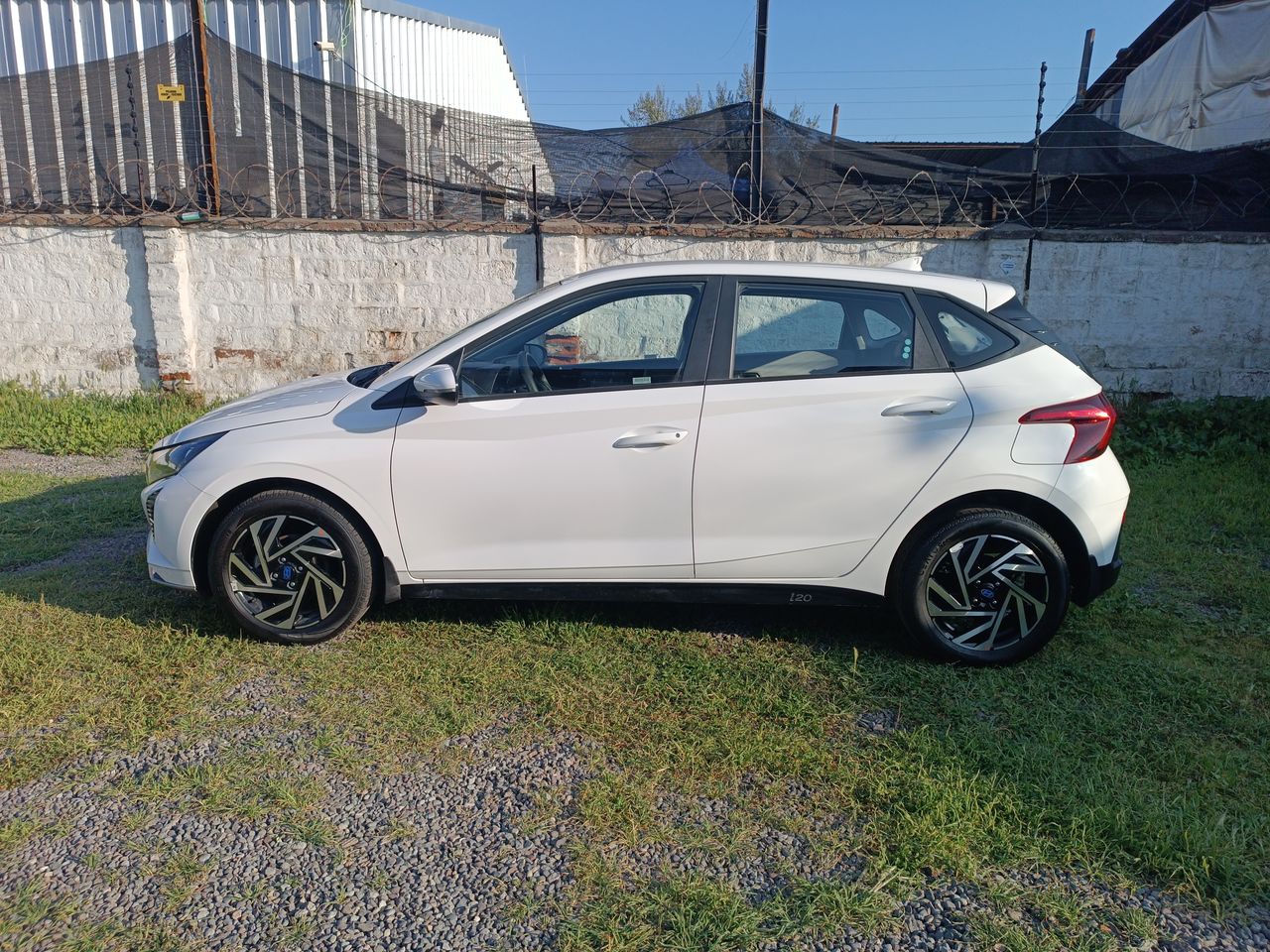 HYUNDAI - 4