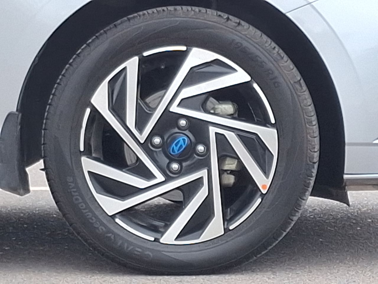 HYUNDAI - 17