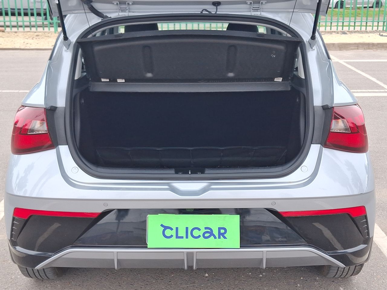 HYUNDAI - 20