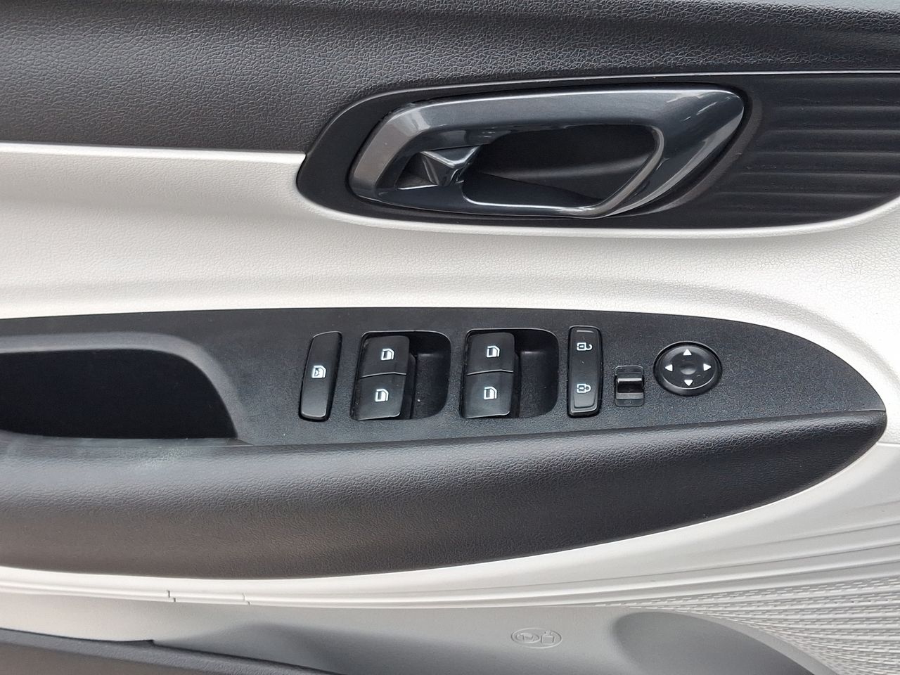 HYUNDAI - 21